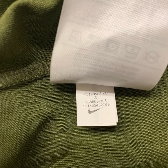 Nike Dri-Fit women t-shirt, small size - Picture 3 of 16